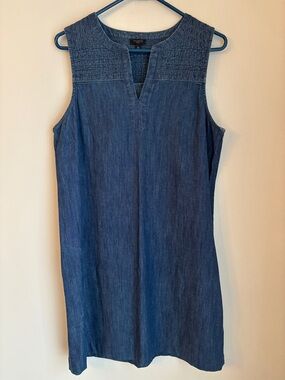 Talbots women’s Chambray sleeveless embroidered Shift Dress petite 10 EUC casual
